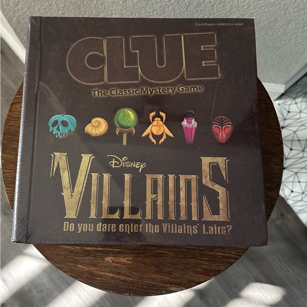 Clue Villains Boardgame